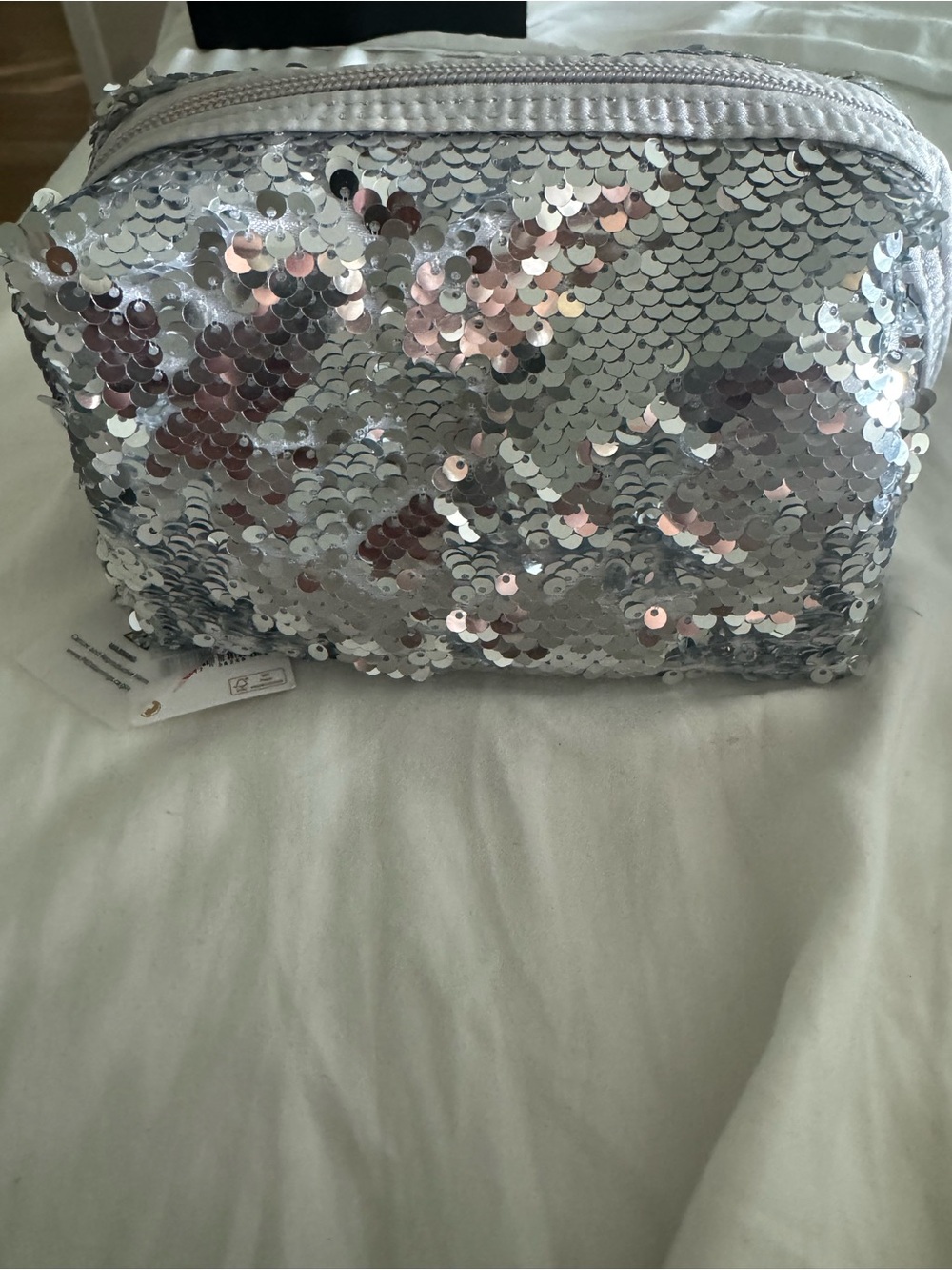 New with Tags Shiraleah Silver Bling Cosmetics Pouch In Silver Sequins